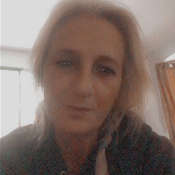 Corinne Moffat - Poshmark Profile Picture of Corinne Moffat (@corinnemoffat) on Poshmark