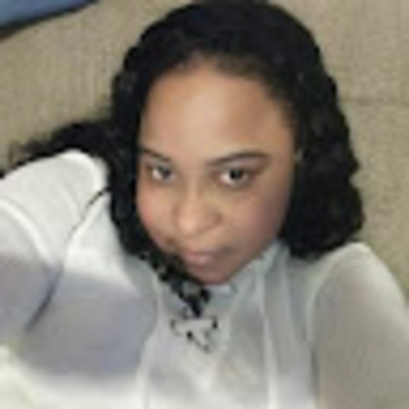 Profile Picture of Joudian Bookal (@joudianbookal) on Poshmark