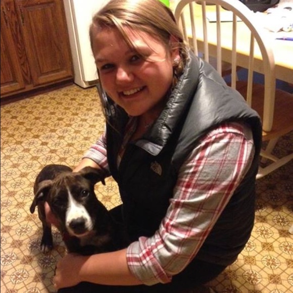 Profile Picture of Monica Gossling (@pintogirl52) on Poshmark