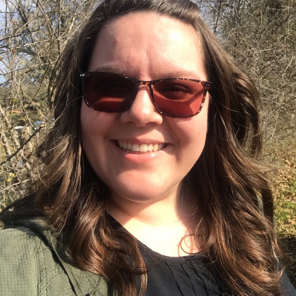 Profile Picture of Taylor Greer (@taylorgreer592) on Poshmark