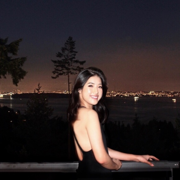 Profile Picture of Sol Lee (@0929sol) on Poshmark