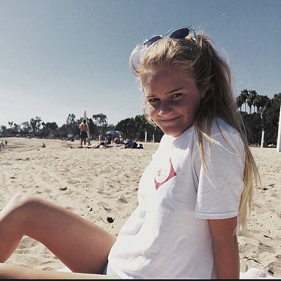 Profile Picture of Sarah Bertog (@sarahebertog) on Poshmark