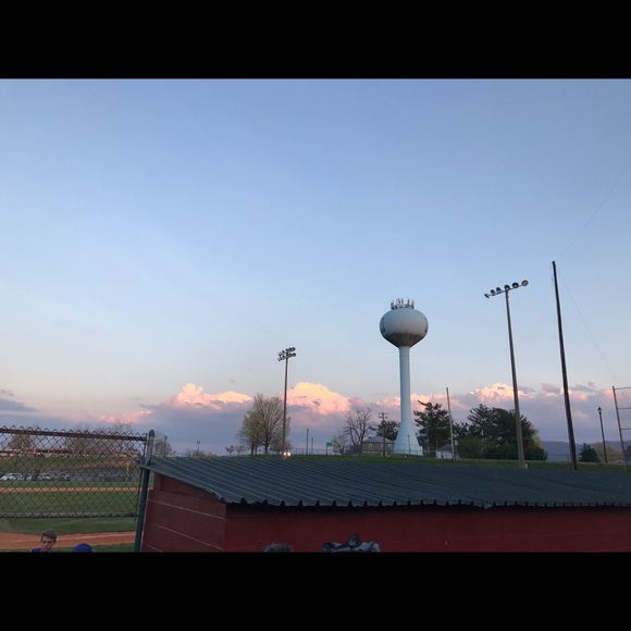 Profile Picture of Stephanie Vencill (@svencill) on Poshmark