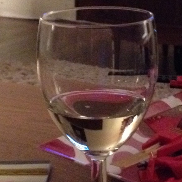 Profile Picture of Lisa Reiter (@mrsqueenie) on Poshmark