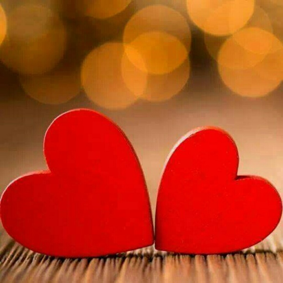 Profile Picture of Ashley Gish (@agish13) on Poshmark