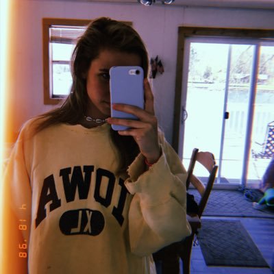 Profile Picture of Claire Larson (@claire_larson44) on Twitter