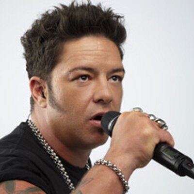 Profile Picture of Brenda Lévesque (@nirvana0913) on Twitter