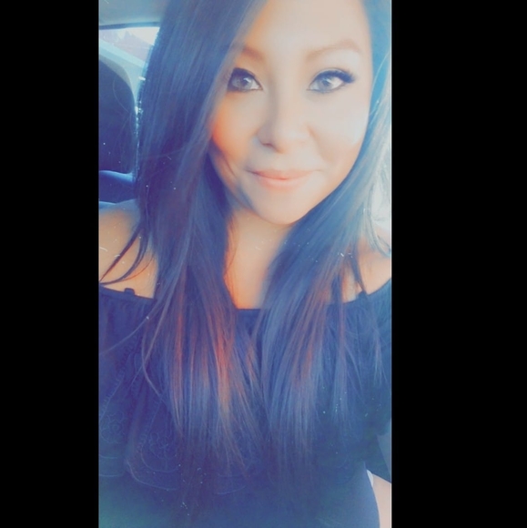 Profile Picture of Tamra Lairmore (@tamralairmore) on Poshmark