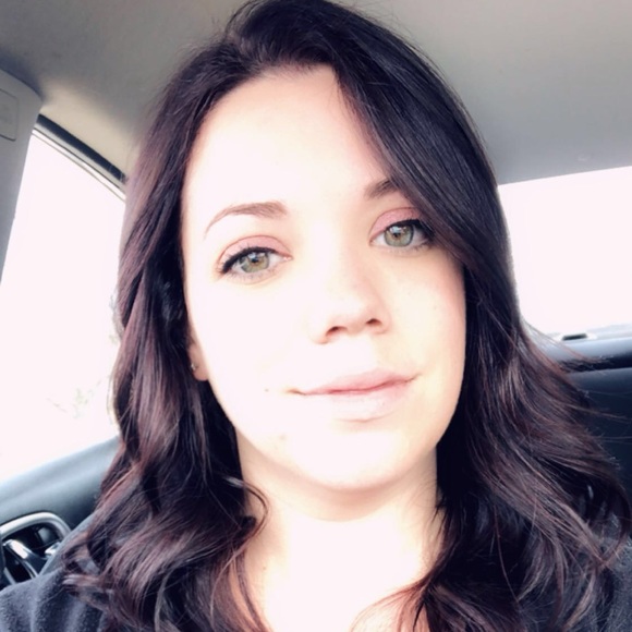 Profile Picture of Tiffany Decarolis (@t_decarolis) on Poshmark