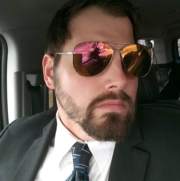 Profile Picture of Michael Verdi (@frfghtr797) on Poshmark