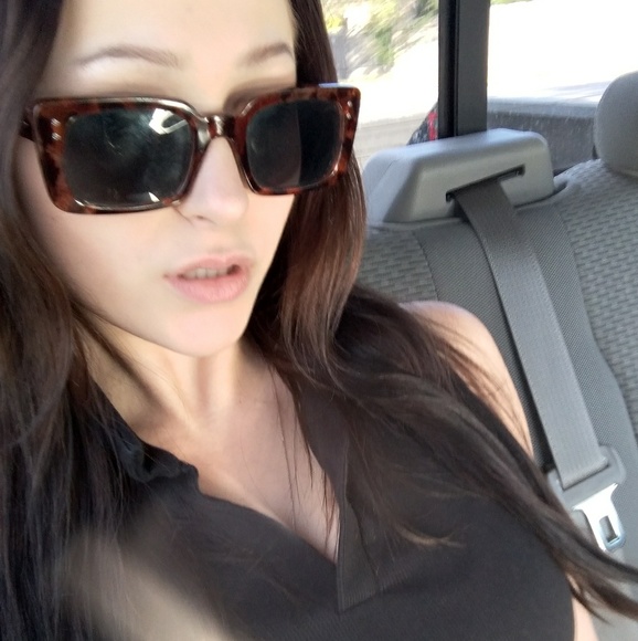 Profile Picture of Madi Gulling (@corirae55) on Poshmark