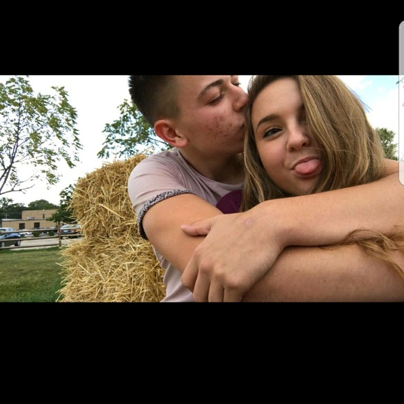 Profile Picture of Dylan Hale (@dylan47473) on Poshmark