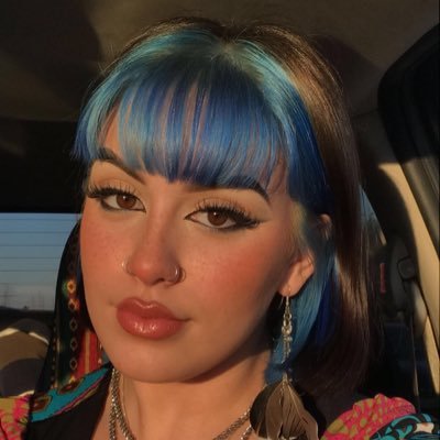 Profile Picture of Kale 🧫 (@kaleyknight_) on Twitter