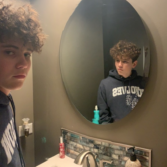 Profile Picture of Ian Gall (@ian_gall) on Poshmark