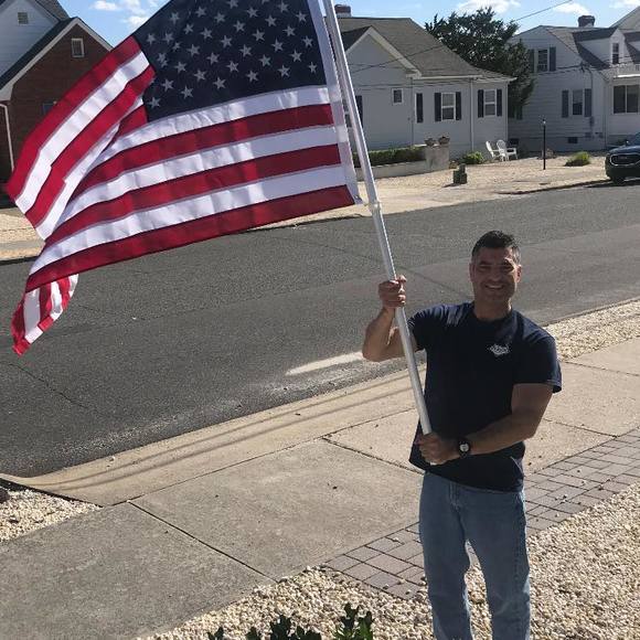 Profile Picture of James Lavalla (@squan1) on Poshmark