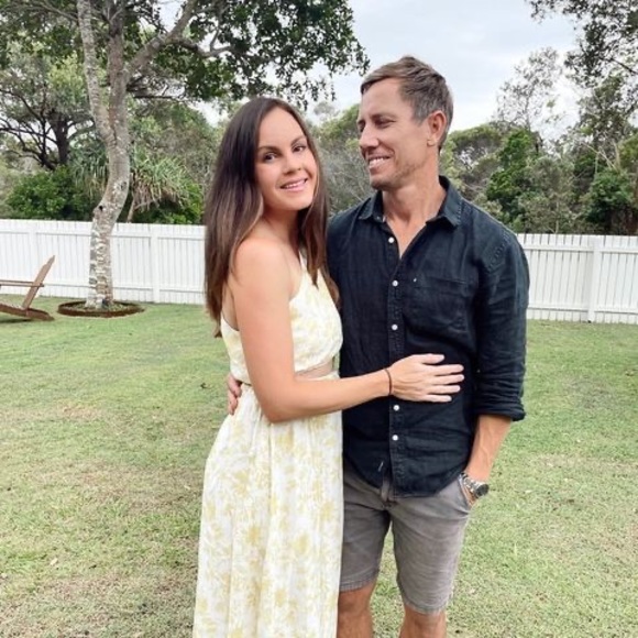 Profile Picture of Rachel Corfield (@rachelbrettell) on Poshmark