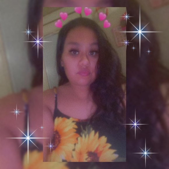 Profile Picture of Crystal Escobar (@crystalescob509) on Poshmark