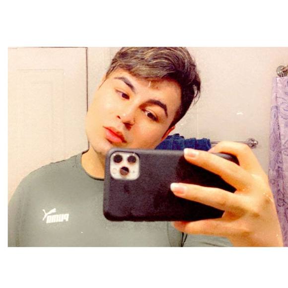 Profile Picture of Joaquin Silva (@silvaquins96) on Poshmark