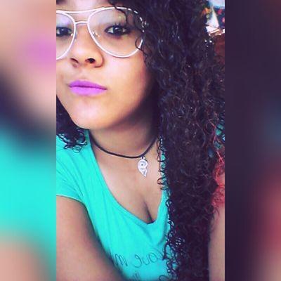 Profile Picture of Isabelle Vianna (@Beelly_da_silva) on Twitter