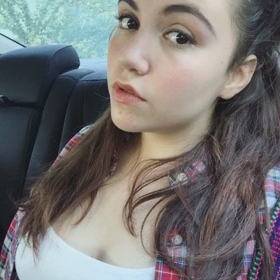 Profile Picture of Ariel Moore (@@pclulu965) on Twitter