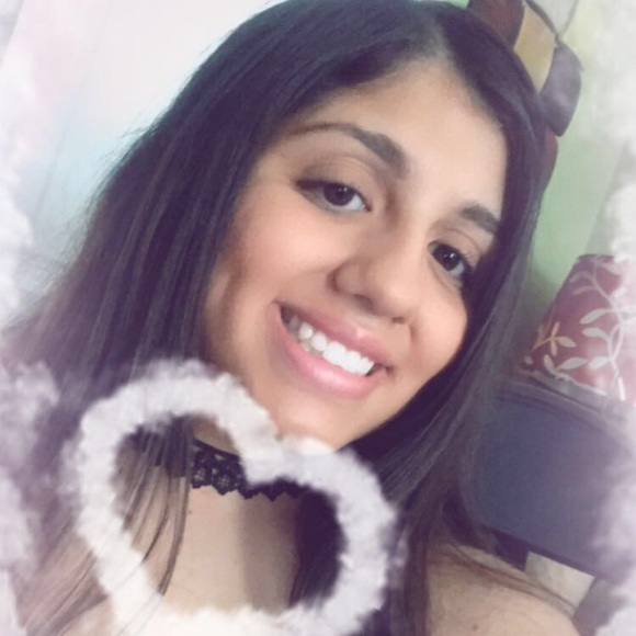 Profile Picture of Samantha Carrillo (@scarrillo175) on Poshmark