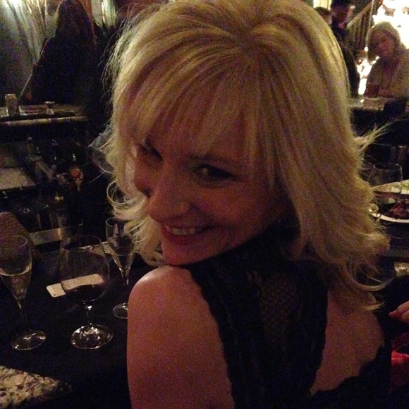 Profile Picture of Sara Oltvedt (@prncss1580) on Poshmark