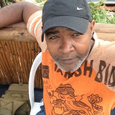 Profile Picture of Dennis Browne (@igmaaq) on Twitter