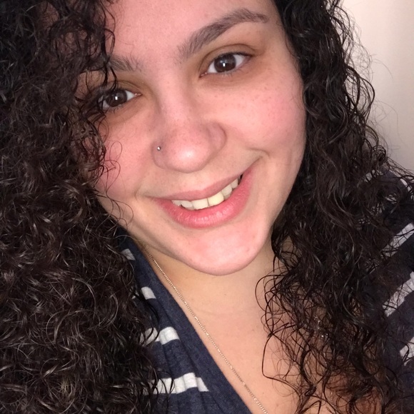 Profile Picture of Jessenia Miranda (@jesseniam2007) on Poshmark