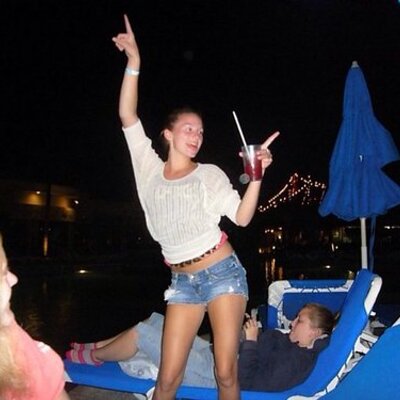 Profile Picture of Amanda Acorn (@omgitsxmander) on Twitter