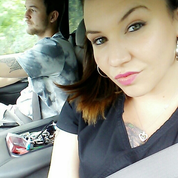 Profile Picture of Crystal Walker (@cw4lker757) on Poshmark