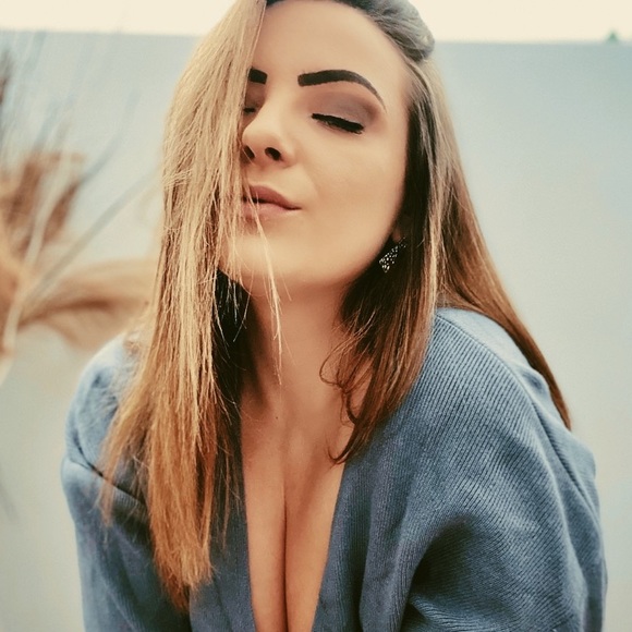 Profile Picture of Marissa Nazaruk (@marissan28) on Poshmark