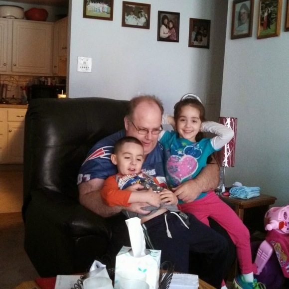 Profile Picture of Suzanne Vandell (@suzannevandell1) on Poshmark