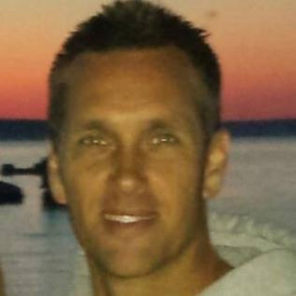 Profile Picture of Scott Kruisenga (@skruisenga) on Poshmark