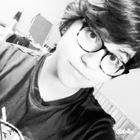 Profile Picture of Emilie Sobiech (@sobiebee) on Poshmark