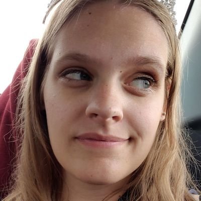 Profile Picture of Amanda Talbert (@Sapphire_Lilac) on Twitter