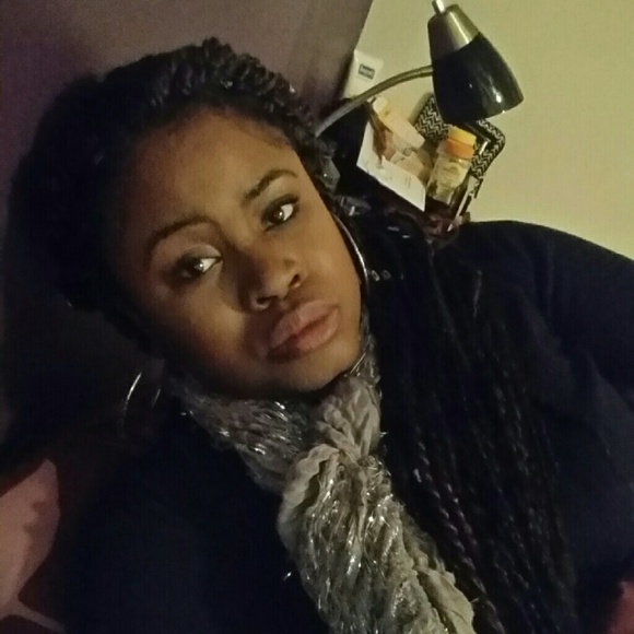 Profile Picture of Fay Paul (@faypaul) on Poshmark
