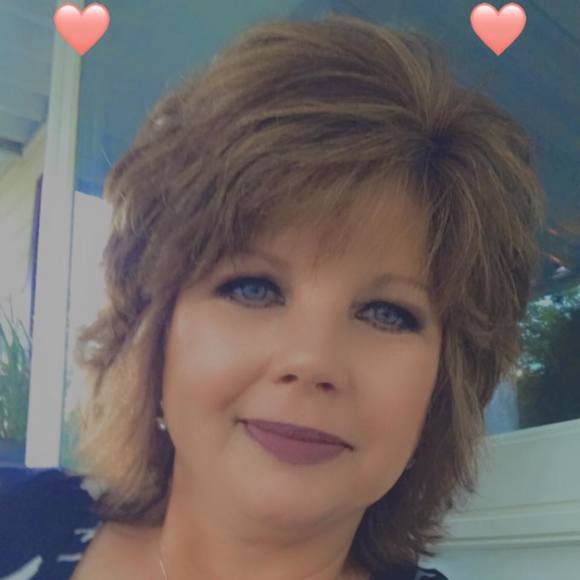 Profile Picture of Joni Gossett (@jonigossett1970) on Poshmark