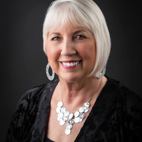 Jeanne Rieger - Poshmark Profile Picture of Jeanne Rieger (@jeannerieger) on Poshmark