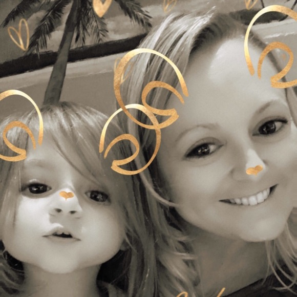 Profile Picture of Meredith Hawk (@merehawk75) on Poshmark