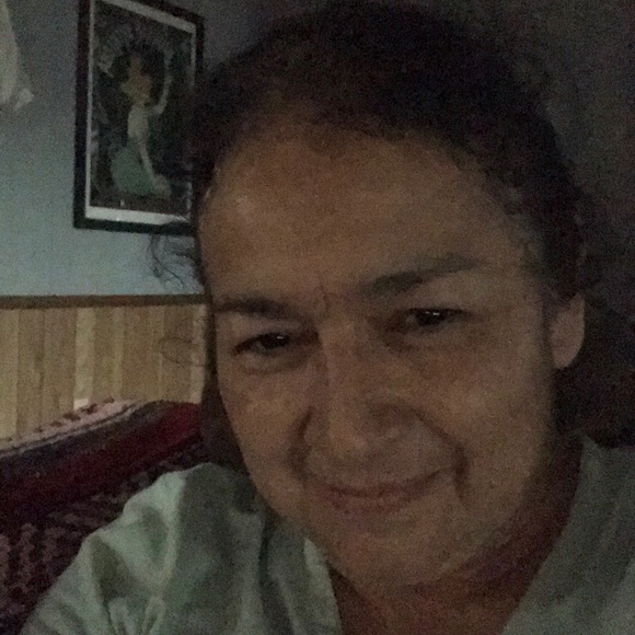 Profile Picture of Lori Solis (@losolis) on Poshmark