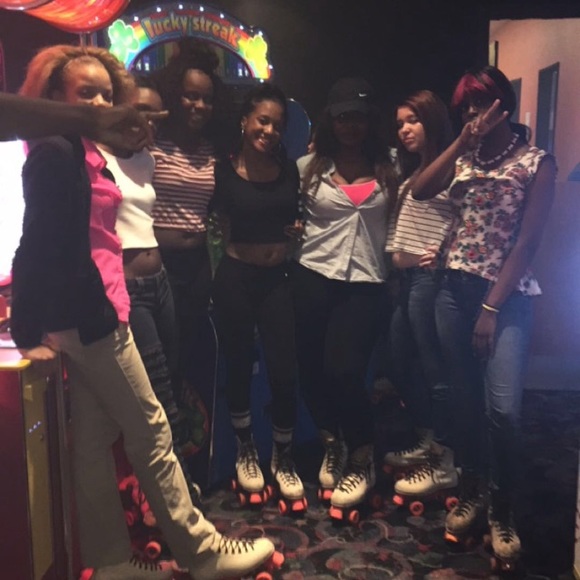 Profile Picture of Alexiis Steele (@alexiiiisstf) on Poshmark