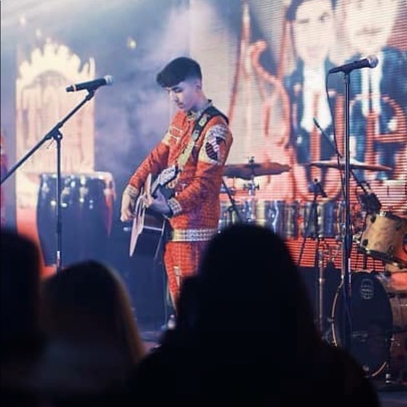 Profile Picture of Gaby Barrera (@gabrielabxo) on Poshmark