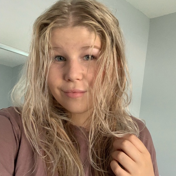 Profile Picture of Jasmine Fichtl (@jazzyfichtl) on Poshmark