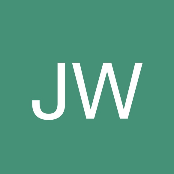 Profile Picture of Jennifer Wolfcale (@jennwolfcale) on Poshmark