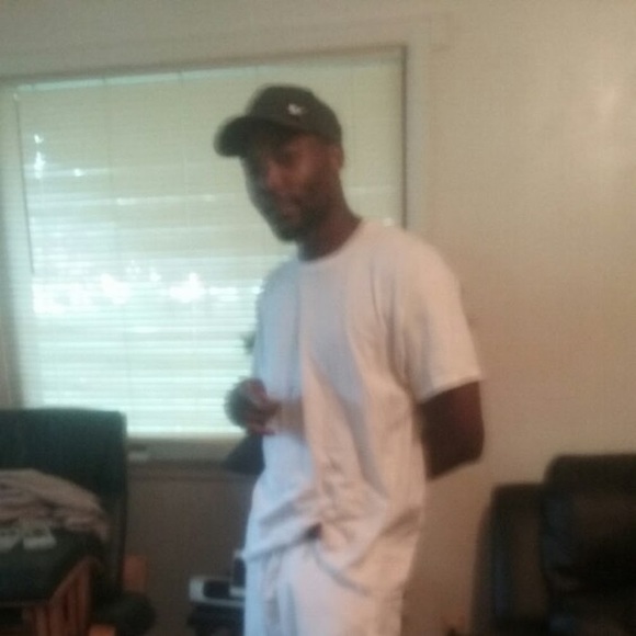 Profile Picture of Curtis Rollins (@curtis_rollins) on Poshmark