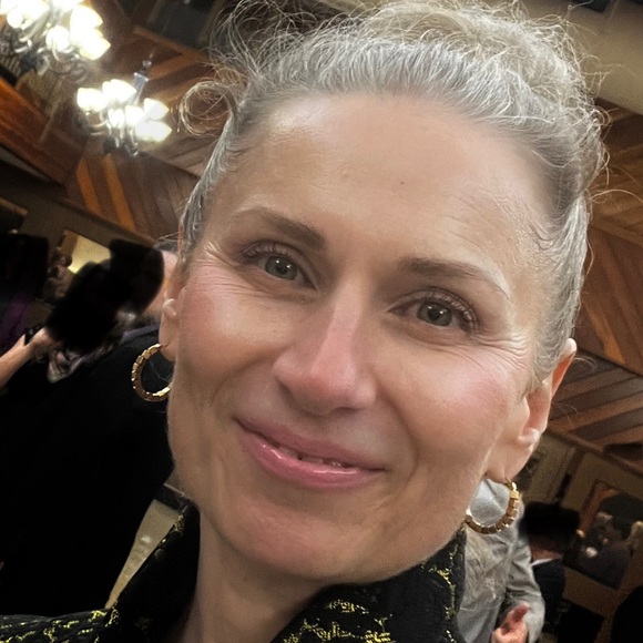 Profile Picture of Sylvia Warshawski (@sylwarshawski) on Poshmark