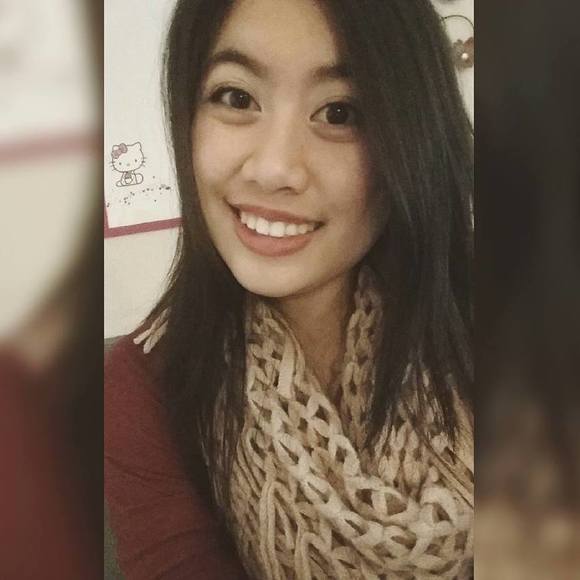 Profile Picture of Bianca Galvez (@bianca0113) on Poshmark