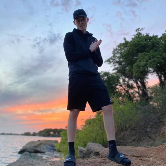 Profile Picture of Stephen Sackett (@stephen_s) on Poshmark