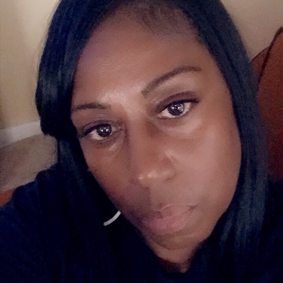 Profile Picture of Geannine Curtis (@geanninecurtis) on Poshmark