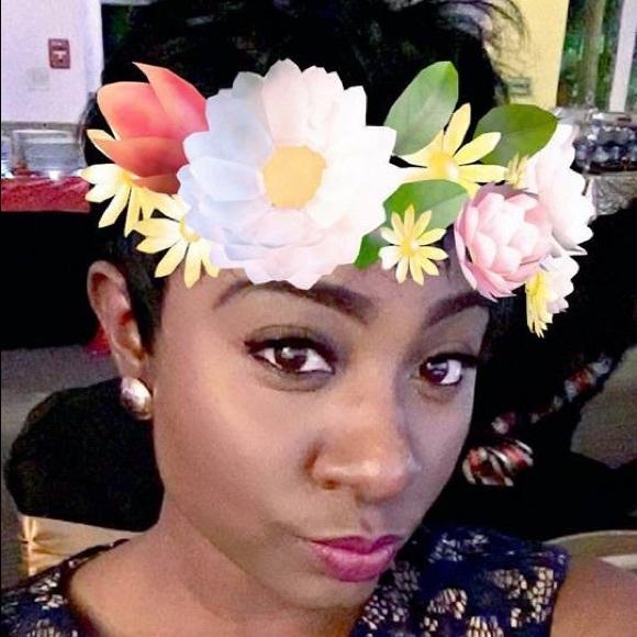 Profile Picture of Bernica Pascal (@nessamauryaj01) on Poshmark